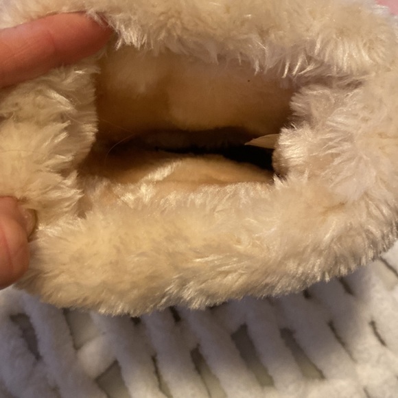 Tan fur boots - Picture 3 of 4